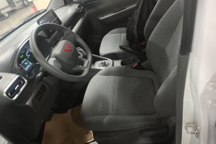 Used Wuling Hongguang New Energy 2025 Extended-Range Hybrid 50 km Standard Version Left Front Seat