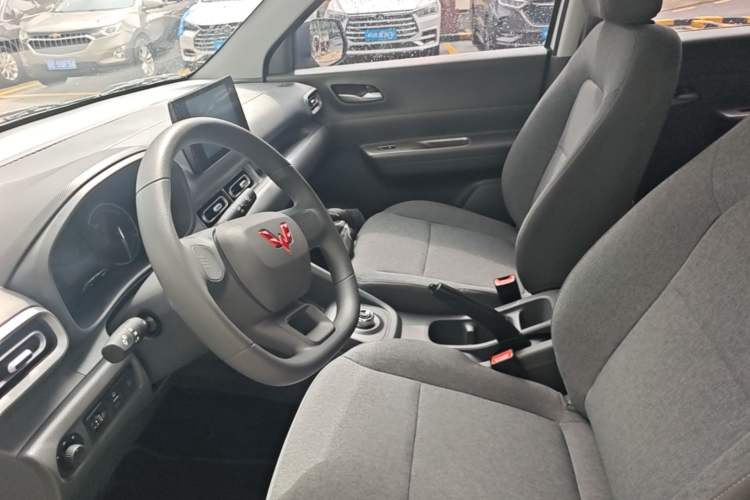 Used Wuling Hongguang New Energy 2025 Extended-Range Hybrid 50KM Comfort Version Left Front Seat