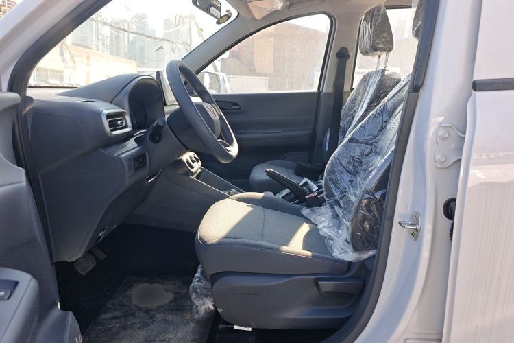 Used Wuling Hongguang New Energy 2025 Extended-Range Hybrid 50 km Standard Version Left Front Seat