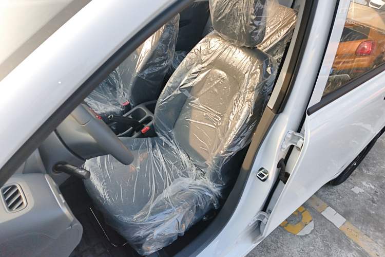 Used Wuling Hongguang New Energy 2025 Extended-Range Hybrid 50 km Standard Version Left Front Seat