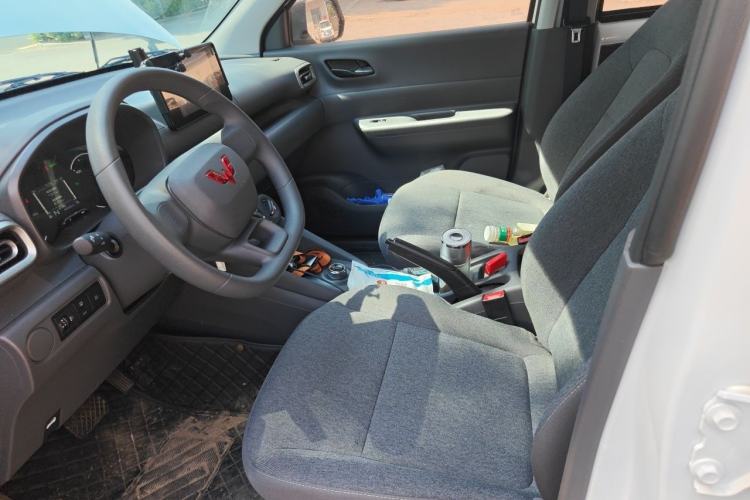 Used Wuling Hongguang New Energy 2025 Model Range-Extending Hybrid 150KM Standard Edition Left Front Seat