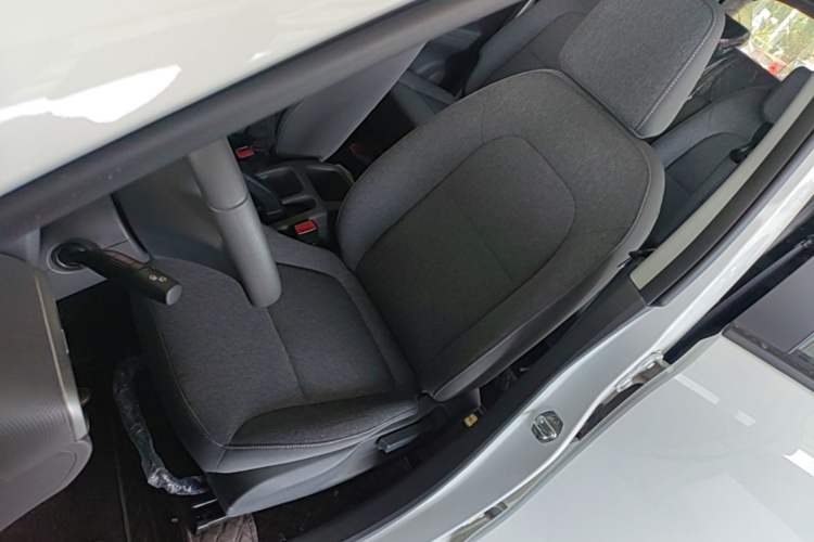 Used Wuling Hongguang New Energy 2025 Extended-Range Hybrid 50KM Comfort Version Left Front Seat