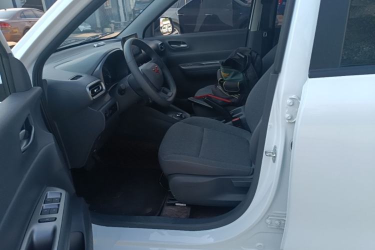 Used Wuling Hongguang New Energy 2025 Model Range-Extending Hybrid 150KM Comfort Edition Left Front Seat
