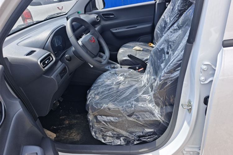 Used Wuling Hongguang New Energy 2025 Extended-Range Hybrid 50 km Standard Version Left Front Seat