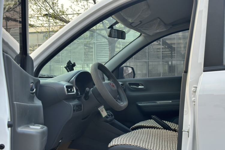 Used Wuling Hongguang New Energy 2025 Extended-Range Hybrid 50KM Comfort Version Left Front Seat
