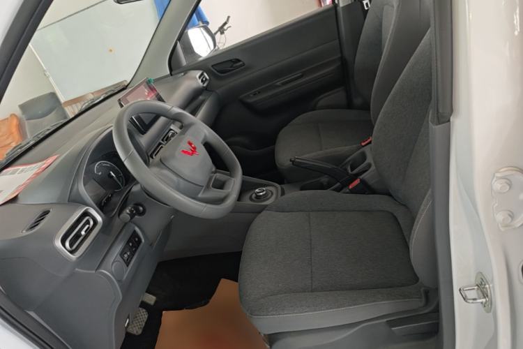 Used Wuling Hongguang New Energy 2025 Extended-Range Hybrid 50 km Standard Version Left Front Seat
