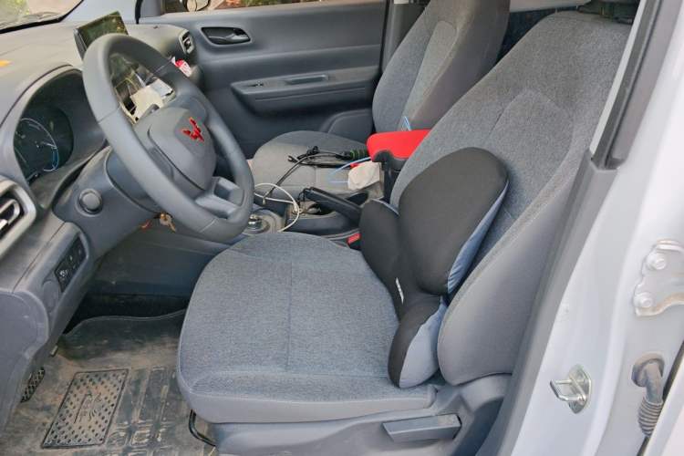 Used Wuling Hongguang New Energy 2025 Extended-Range Hybrid 50 km Standard Version Left Front Seat