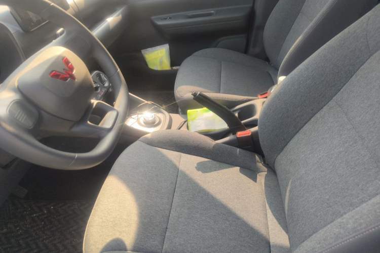 Used Wuling Hongguang New Energy 2025 Extended-Range Hybrid 50 km Standard Version Left Front Seat