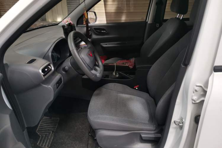 Used Wuling Hongguang New Energy 2025 Extended-Range Hybrid 50 km Standard Version Left Front Seat