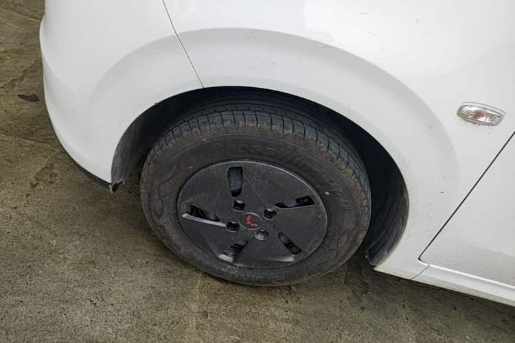 Used Wuling Hongguang New Energy 2025 Extended-Range Hybrid 50KM Comfort Version Left Front Wheel Hub