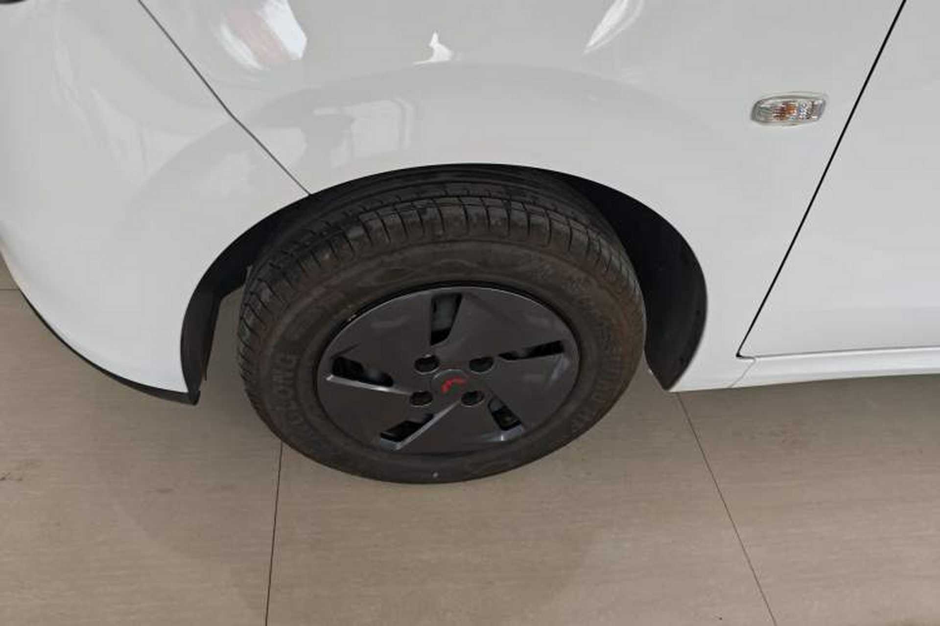 Used Wuling Hongguang New Energy 2025 Extended-Range Hybrid 50KM Comfort Version Left Front Wheel Hub