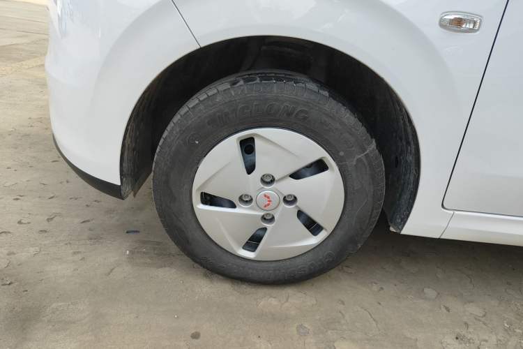 Used Wuling Hongguang New Energy 2025 Extended-Range Hybrid 50 km Standard Version Left Front Wheel Hub