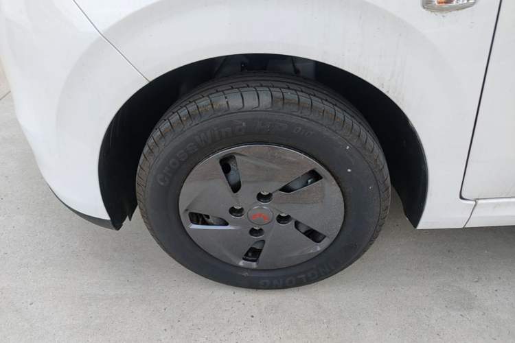Used Wuling Hongguang New Energy 2025 Extended-Range Hybrid 50KM Comfort Version Left Front Wheel Hub