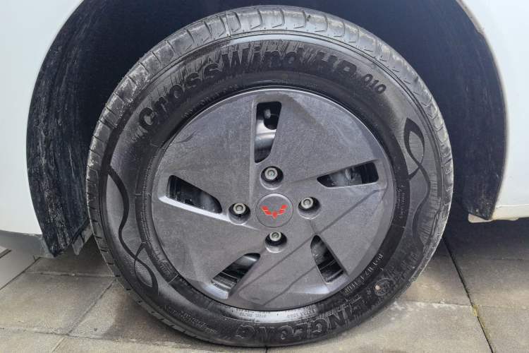Used Wuling Hongguang New Energy 2025 Extended-Range Hybrid 50KM Comfort Version Left Front Wheel Hub