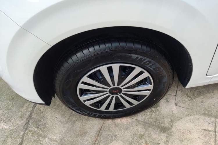 Used Wuling Hongguang New Energy 2025 Extended-Range Hybrid 50 km Utility Version Left Front Wheel Hub