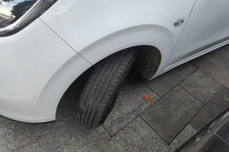 Used Wuling Hongguang New Energy 2025 Extended-Range Hybrid 50KM Comfort Version Left Front Wheel Hub