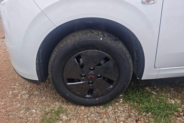 Used Wuling Hongguang New Energy 2025 Extended-Range Hybrid 50KM Comfort Version Left Front Wheel Hub