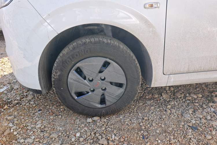 Used Wuling Hongguang New Energy 2025 Extended-Range Hybrid 50KM Comfort Version Left Front Wheel Hub