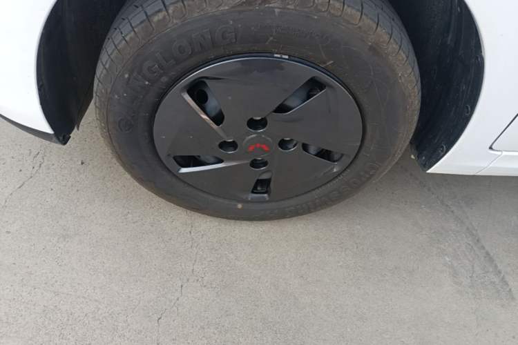 Used Wuling Hongguang New Energy 2025 Model Range-Extending Hybrid 150KM Comfort Edition Left Front Wheel Hub