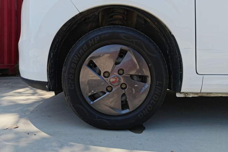 Used Wuling Hongguang New Energy 2025 Extended-Range Hybrid 50KM Comfort Version Left Front Wheel Hub
