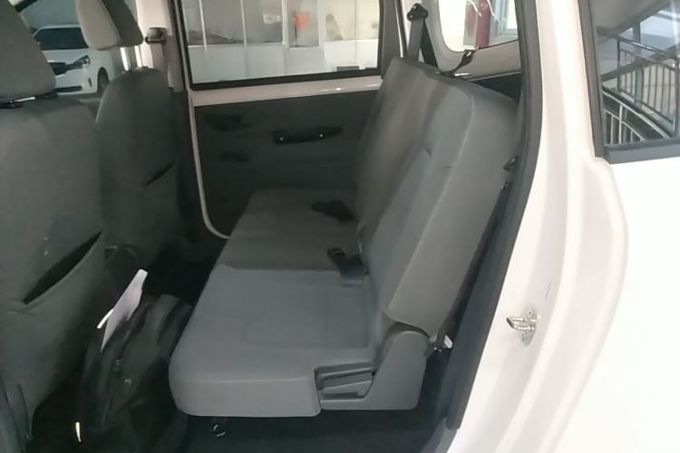 Used Wuling Hongguang New Energy 2025 Extended-Range Hybrid 50 km Standard Version Left Rear Seat