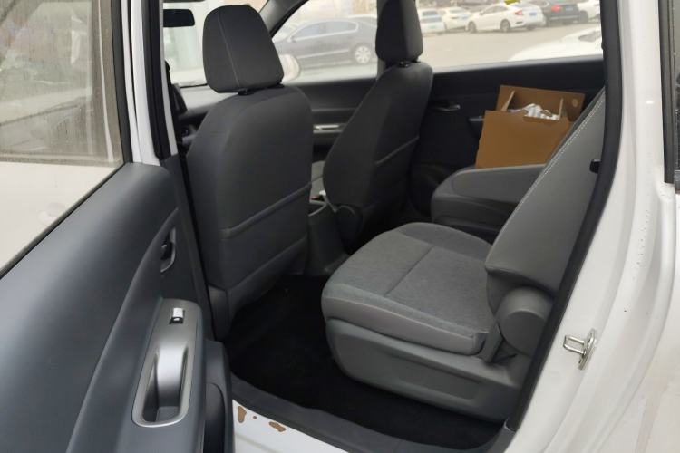 Used Wuling Hongguang New Energy 2025 Extended-Range Hybrid 50KM Comfort Version Left Rear Seat