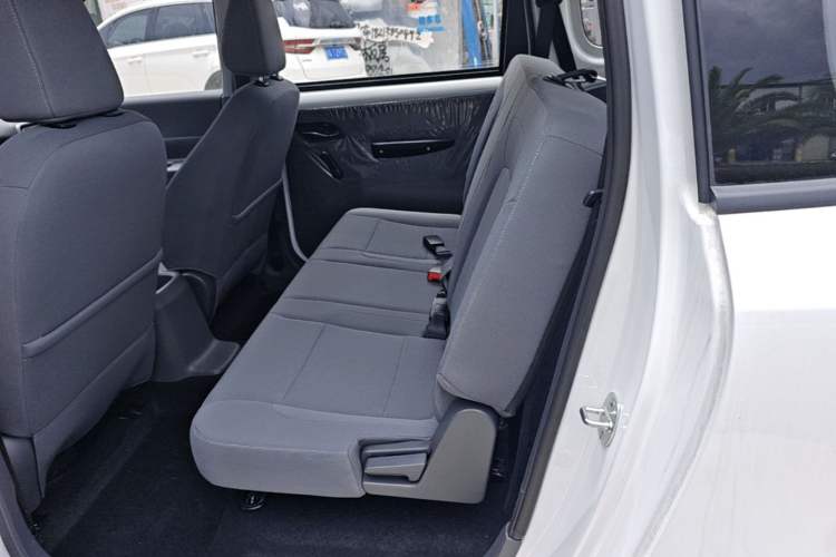 Used Wuling Hongguang New Energy 2025 Extended-Range Hybrid 50 km Standard Version Left Rear Seat