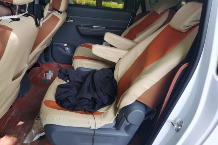 Used Wuling Hongguang New Energy 2025 Extended-Range Hybrid 50KM Comfort Version Left Rear Seat