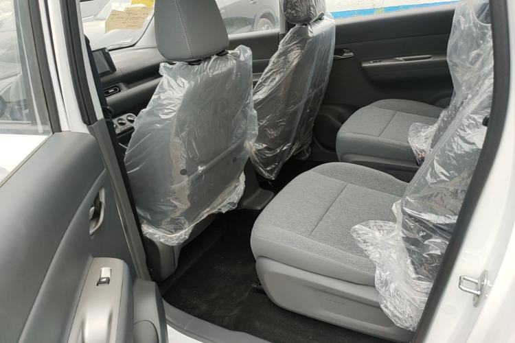 Used Wuling Hongguang New Energy 2025 Extended-Range Hybrid 50KM Comfort Version Left Rear Seat