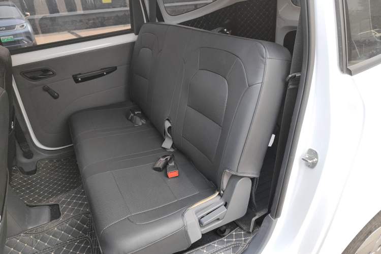 Used Wuling Hongguang New Energy 2025 Extended-Range Hybrid 50 km Standard Version Left Rear Seat