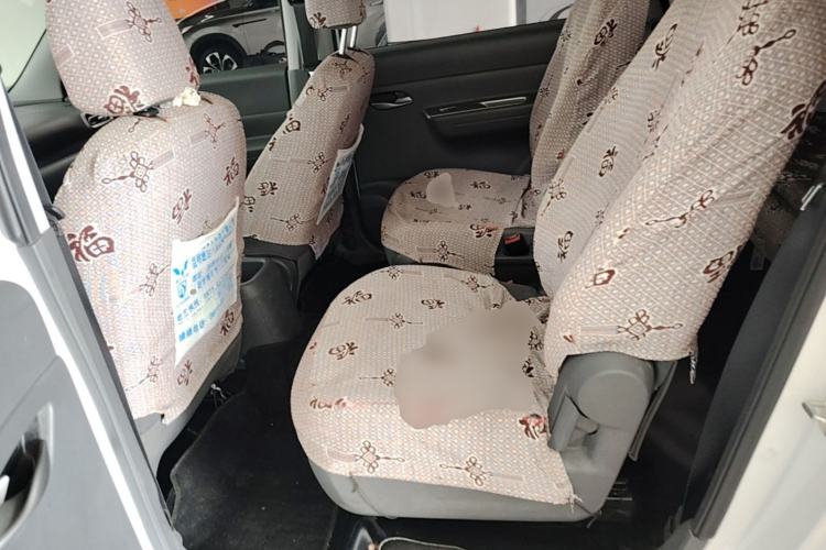 Used Wuling Hongguang New Energy 2025 Extended-Range Hybrid 50KM Comfort Version Left Rear Seat