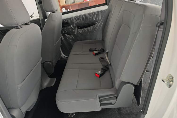 Used Wuling Hongguang New Energy 2025 Extended-Range Hybrid 50 km Standard Version Left Rear Seat