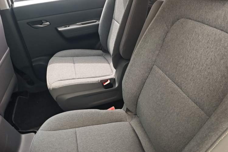 Used Wuling Hongguang New Energy 2025 Extended-Range Hybrid 50KM Comfort Version Left Rear Seat