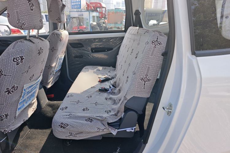 Used Wuling Hongguang New Energy 2025 Model Range-Extending Hybrid 150KM Standard Edition Left Rear Seat