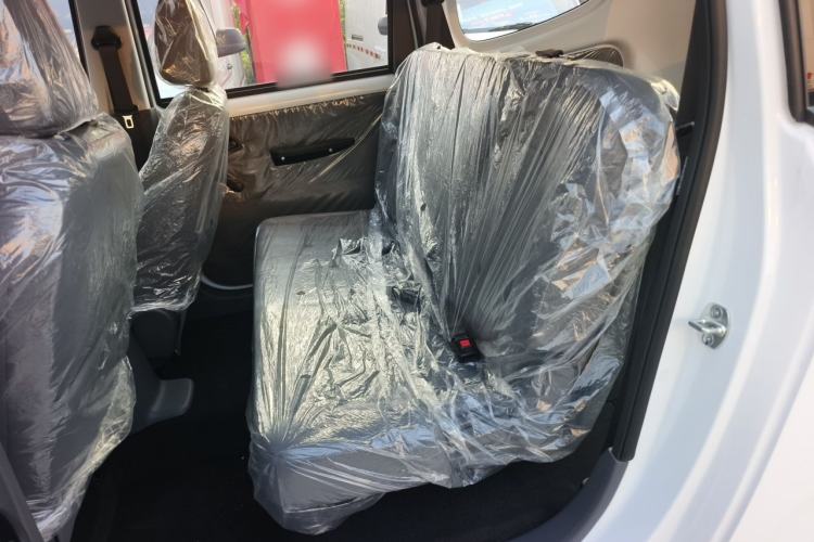 Used Wuling Hongguang New Energy 2025 Extended-Range Hybrid 50 km Utility Version Left Rear Seat