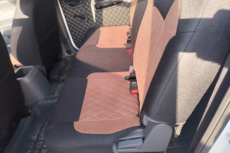 Used Wuling Hongguang New Energy 2025 Extended-Range Hybrid 50 km Standard Version Left Rear Seat