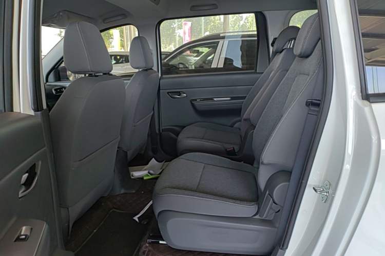 Used Wuling Hongguang New Energy 2025 Extended-Range Hybrid 50KM Comfort Version Left Rear Seat