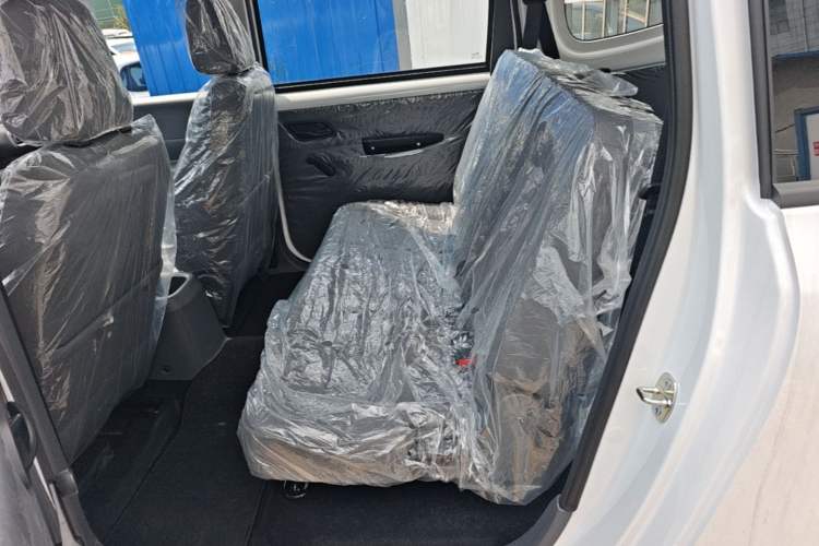 Used Wuling Hongguang New Energy 2025 Extended-Range Hybrid 50 km Standard Version Left Rear Seat