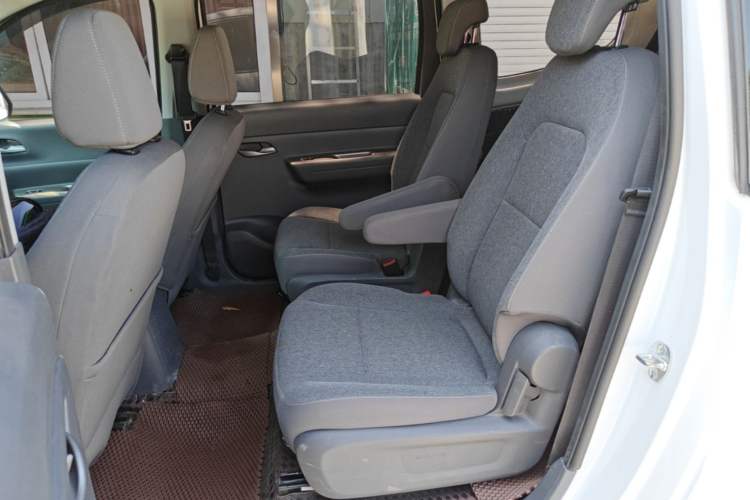 Used Wuling Hongguang New Energy 2025 Extended-Range Hybrid 50KM Comfort Version Left Rear Seat