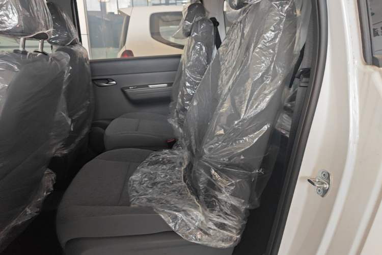 Used Wuling Hongguang New Energy 2025 Extended-Range Hybrid 50KM Comfort Version Left Rear Seat