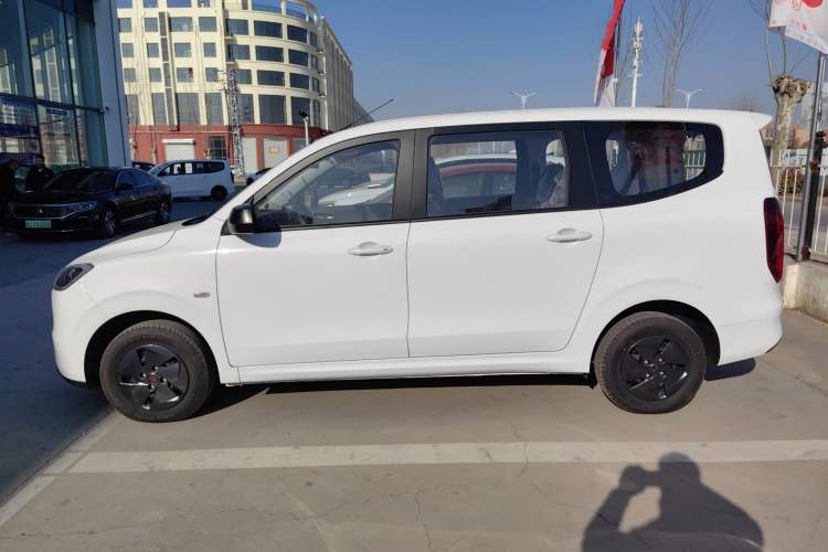 Used Wuling Hongguang New Energy 2025 Extended-Range Hybrid 50KM Comfort Version Left Side