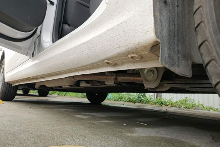 Used Wuling Hongguang New Energy 2025 Extended-Range Hybrid 50KM Comfort Version Left Side Sill