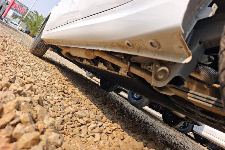 Used Wuling Hongguang New Energy 2025 Extended-Range Hybrid 50 km Standard Version Left Side Sill