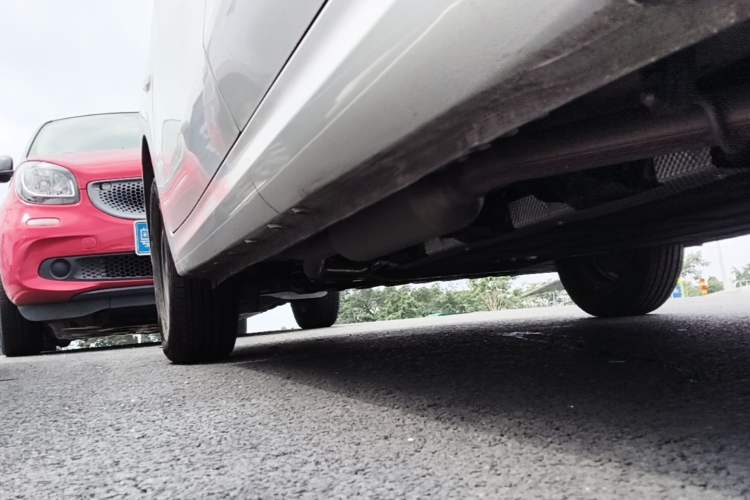 Used Wuling Hongguang New Energy 2025 Extended-Range Hybrid 50 km Utility Version Left Side Sill