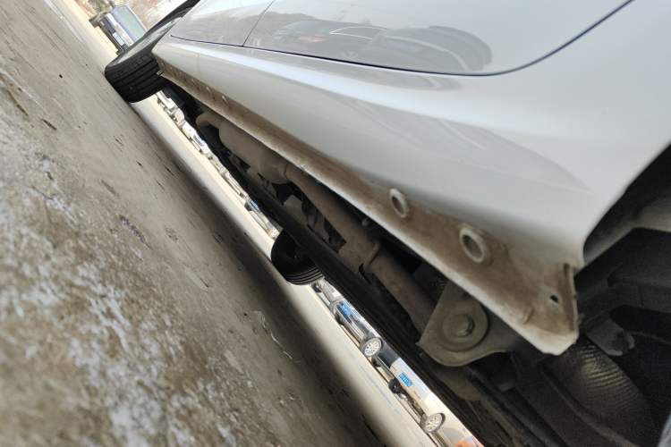 Used Wuling Hongguang New Energy 2025 Extended-Range Hybrid 50 km Standard Version Left Side Sill