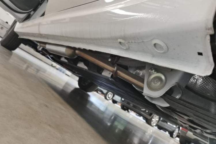 Used Wuling Hongguang New Energy 2025 Extended-Range Hybrid 50 km Standard Version Left Side Sill
