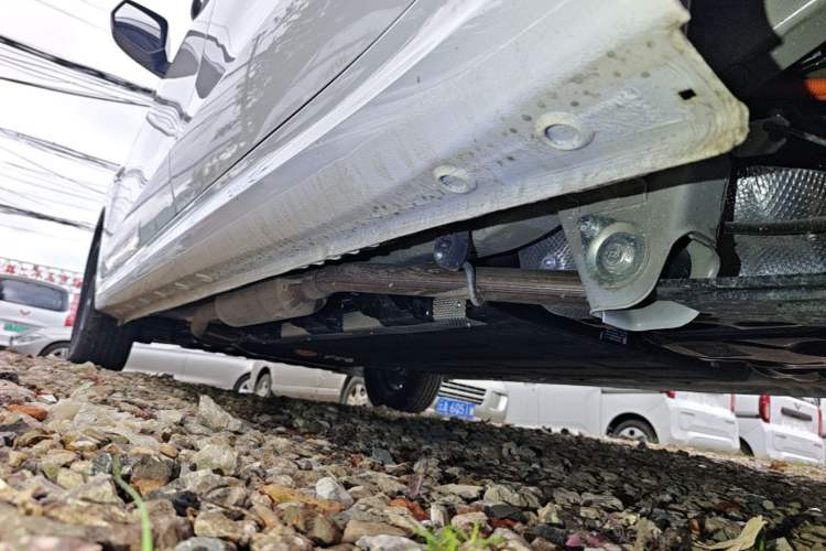 Used Wuling Hongguang New Energy 2025 Extended-Range Hybrid 50 km Standard Version Left Side Sill