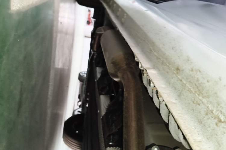 Used Wuling Hongguang New Energy 2025 Model Range-Extending Hybrid 150KM Comfort Edition Left Side Sill