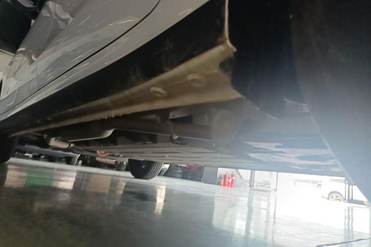 Used Wuling Hongguang New Energy 2025 Extended-Range Hybrid 50KM Comfort Version Left Side Sill