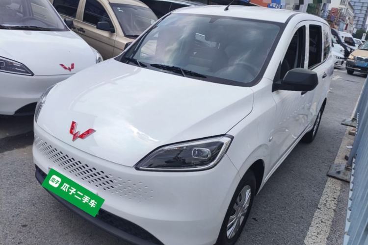 Wuling Hongguang New Energy 2025 Extended-Range Hybrid 50 km Standard Version
